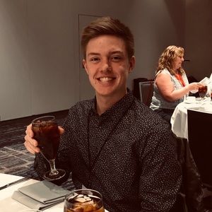 Meet your Posher, Daniel j